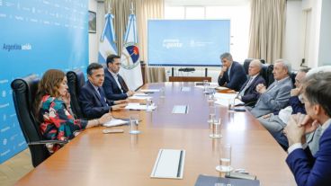 El ministro de Transporte de la Nación, Diego Giuliano, recibió a los principales usuarios privados de la hidrovía