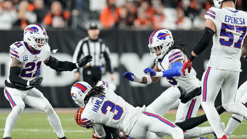 El momento en el que Hamlin recibe el golpe en el pecho.