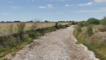 El arroyo del Medio, frontera de Santa Fe con Buenos Aires, secó al sur de Máximo Paz.