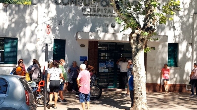 El lunes hubo una medida similar que generó un corte de calle de los pacientes no atendidos.