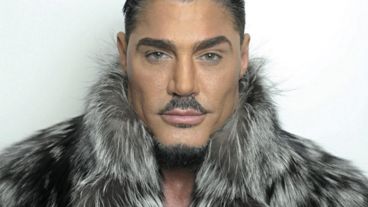 Incluirá imágenes inéditas y de archivo junto a entrevistas y testimonios exclusivos de familiares y amigos cercanos al mediático.