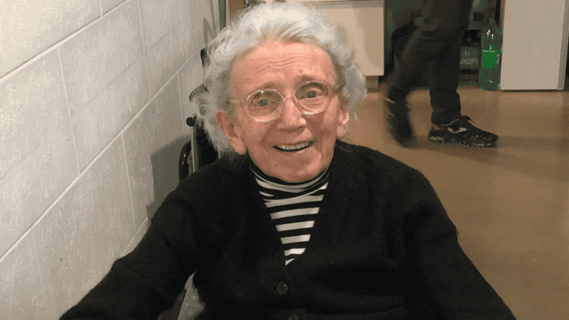 Desde hace cinco años María Esther necesita asistencia permanente.