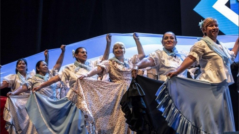 Imagen del Festival Nacional de Folclore Rosario Celeste y blanco que se desarrolló en el Anfiteatro municipal.
