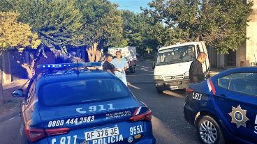El sábado, en Alberdi, mataron a un hombre dentro de una trafic.
