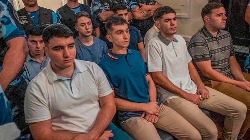 En la nueva audiencia, los acusados se mostraron a cara descubierta.