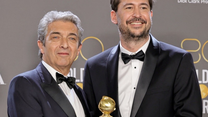 Darín y Mitre, felices con el Globo de Oro en sus manos