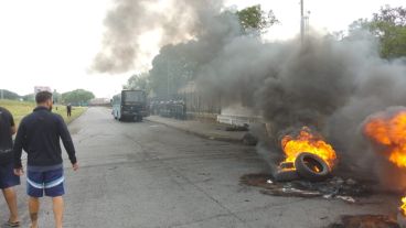 La situación se está tensando. Las fuerzas de seguridad se preparan.