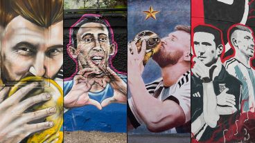 Una recorrida por los distintos murales de los campeones del mundo en Rosario.