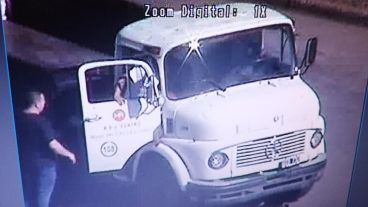 El presunto camión de la Municipalidad de Rosario