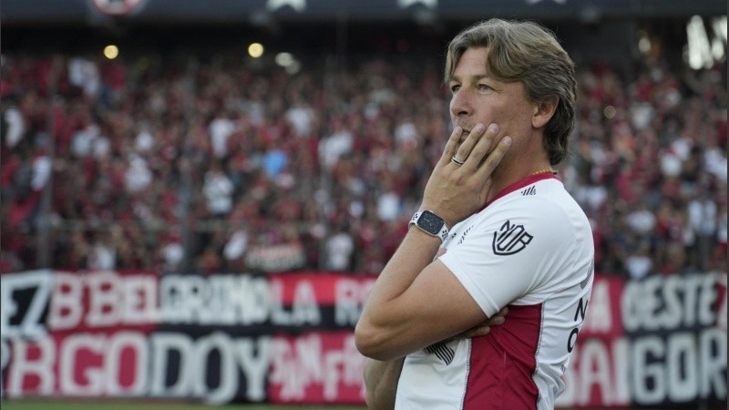 El Gringo Heinze volvió al Coloso como técnico de Newell's. 
