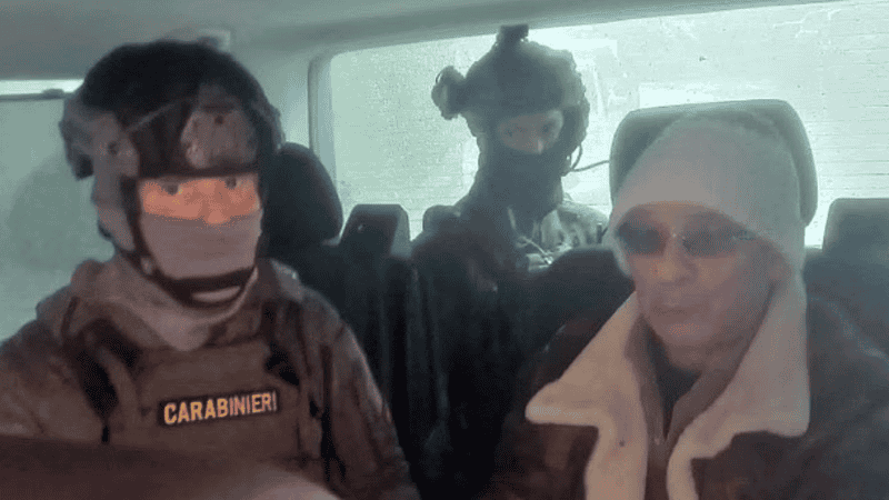 El jefe de la mafia siciliana, al momento de ser detenido.