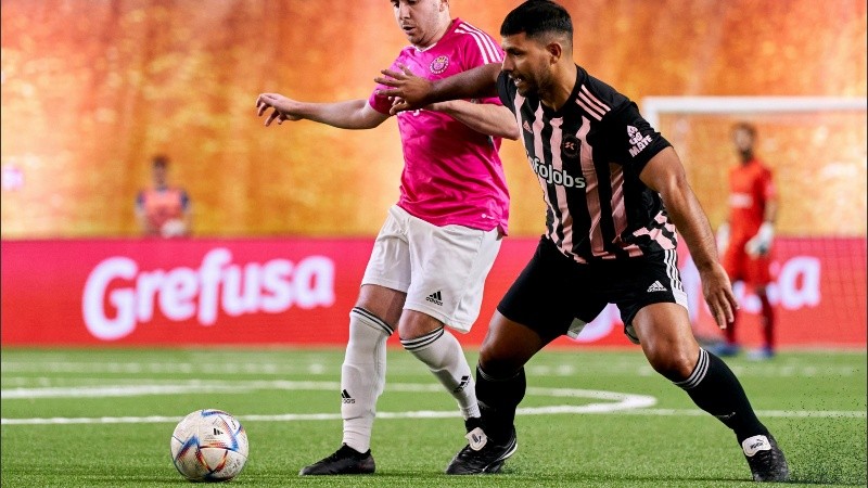 El Kun volvió a las canchas y marcó el empate transitorio de su equipo.