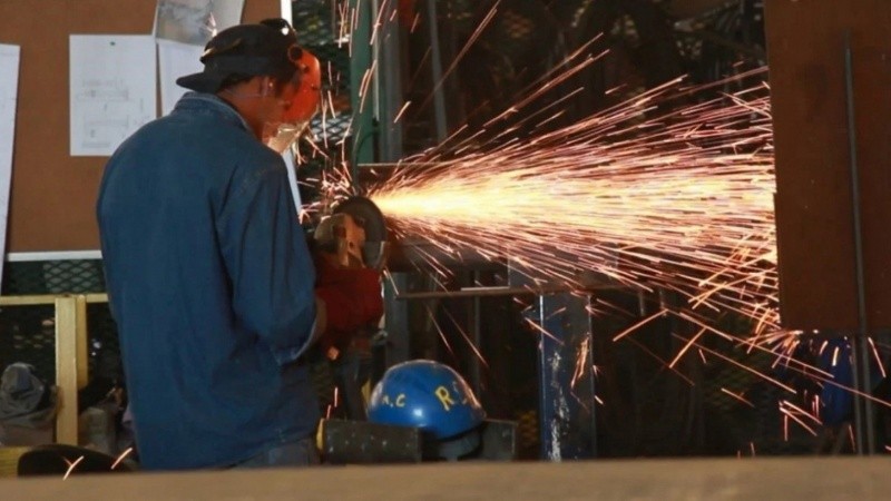La provincia busca electricistas, mecánicos, técnicos en refrigeración, gasistas y plomeros
