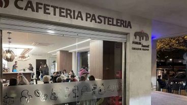 La confitería está ubicada en Granada, España.