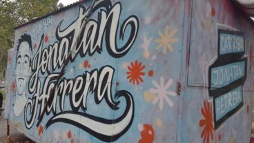 La familia busca el carrito.