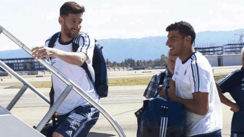 Messi y Guzmán compartieron buen tiempo en la selección de Martino y Sampaoli. 