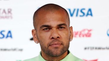 La denunciante contó que Alves "la tocó por debajo de la ropa interior sin su consentimiento".