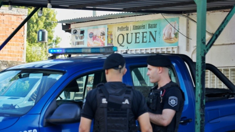 El almacén, bajo custodia policial este viernes. 