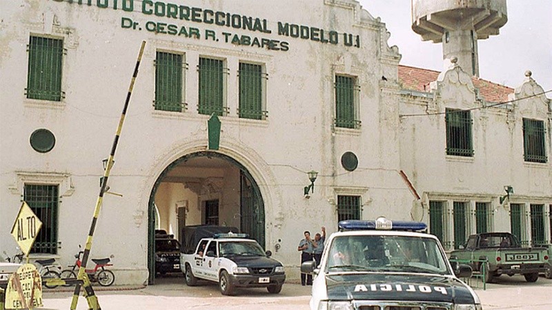 La indicación del juez Foppiani vino a pedido del fiscal Pablo Socca, quien tiene a su cargo la investigación sobre mensajes extorsivos..