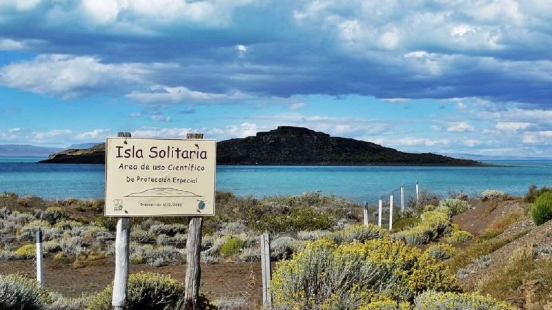 El hombre desapareció en el Lago Argentino, luego de cruzar a la Isla Solitaria.