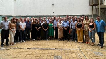 La foto de todos los partidos en la sede del PDP en Rosario.