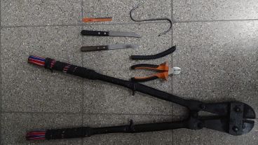 Parte de los elementos que quedaron secuestrados durante la detención de los ladrones.