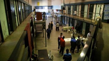 Polémica por la instalación de fibra óptica en Marcos Paz.