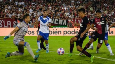 Sforza definió en el área chica y marcó el gol que le dio la victoria a la lepra.