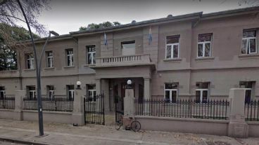 El frente de la Agencia de Investigación Criminal de Rosario.