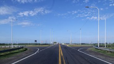 Obras de iluminación y repavimentación del ingreso a Villa Constitución.