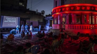 Postal del ciclo de cine en la terraza organizado en febrero de 2021 por el Museo de la Memoria.