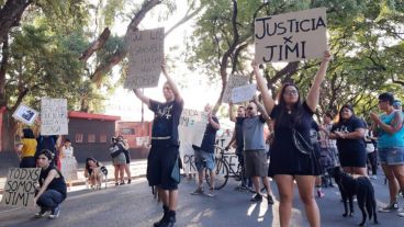 La manifestación atravesó el parque Independencia este domingo.