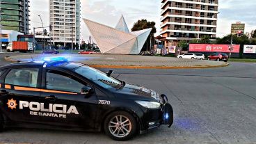 El asalto se registró a metros del destacamento policial.