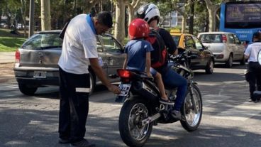 Las multas por entorpecer la legibilidad de las chapas van desde 9 mil a 67 mil pesos.