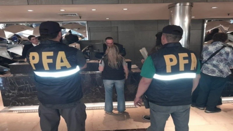 Las fuerzas federales revisaron varios hoteles de Buenos Aires buscando a las mujeres