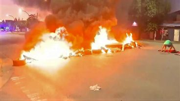 El airado reclamo de justicia obligó la intervención policial.