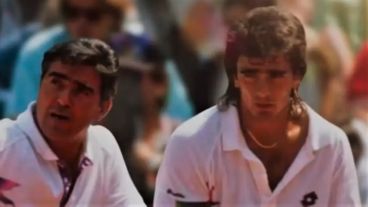 Raúl Pérez Roldán y su hijo Guillermo, durante la tormentosa carrera del tenista.