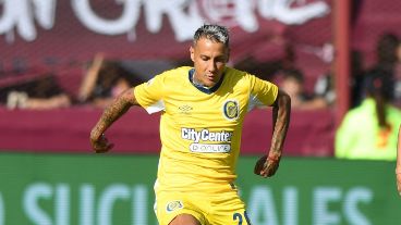 Candia participó en la derrota canalla ante Lanús el sábado.