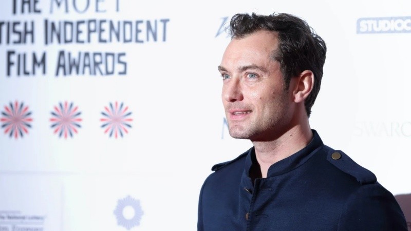 El actor Jude Law optó por buscar un corte con una nueva línea definida