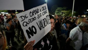 La marcha se realizó este miércoles en el Monumento a la Bandera.