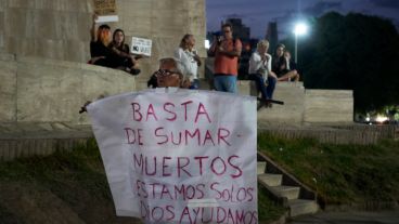 La marcha se realizó este miércoles en el Monumento a la Bandera.
