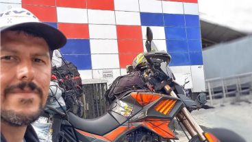 Emilio Mendoza es escritor y profesor de historia.