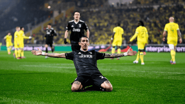 Di María metió tres, generó un penal y fue figura.