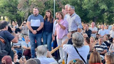 Patricia Bullrich con dirigentes santafesinos en Rosario.