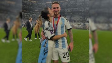 Camila Mayan y Alexis Mac Allister en la Copa del Mundo de Qatar.