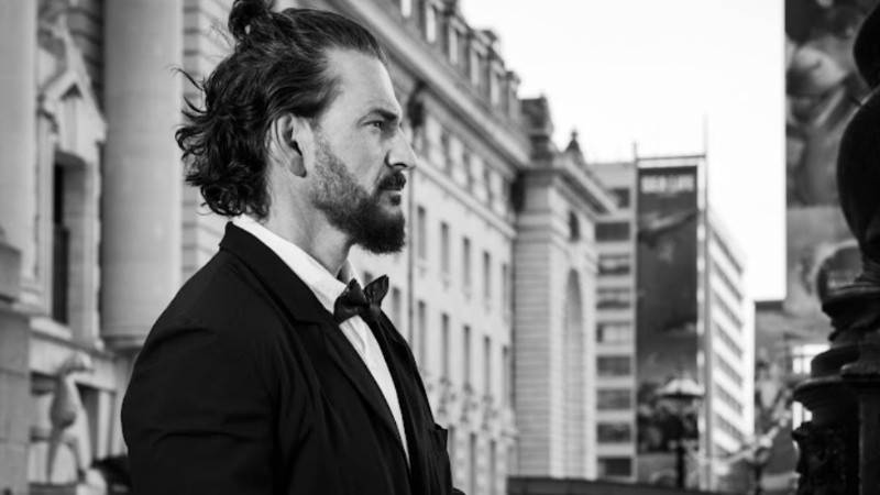 El cantante Ricardo Arjona se presenta en el estadio de Central.