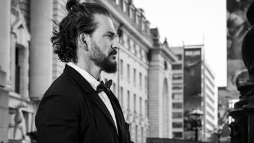 El cantante Ricardo Arjona se presenta en el estadio de Central.