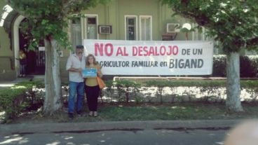 La familia viene resistiendo el desalojo desde hace años.