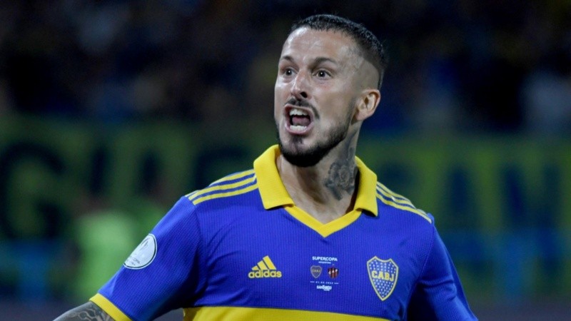 El Pipa volvió con todo y se llevó la pelota.