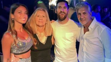 Los Messi, durante la fiesta de los campeones del mundo en el casino.